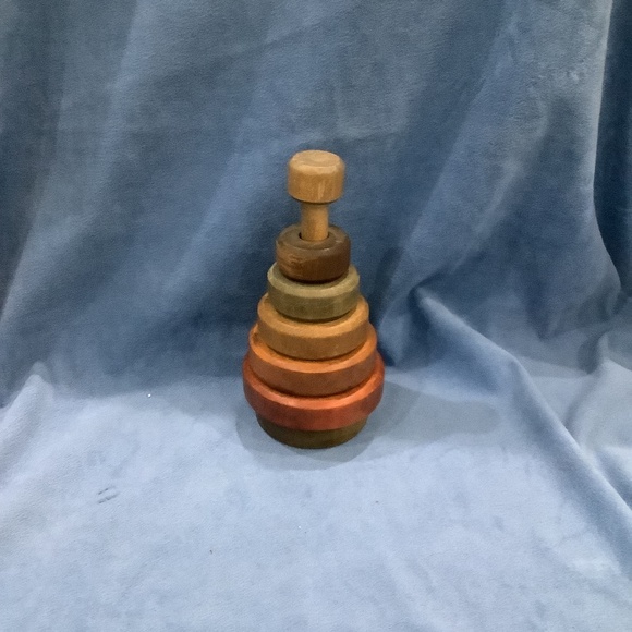 Antique wood stacking Toy. - Picture 1 of 6